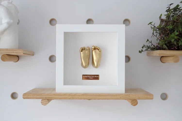 Cerora El Ele Anı Heykel Kiti